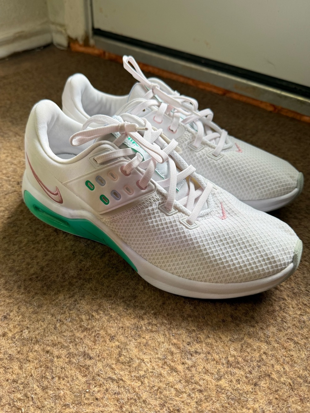 Nike Air Max Bella Training Shoes White/Pink Glaze Menta, Women’s Size 9 - Picture 3 of 10